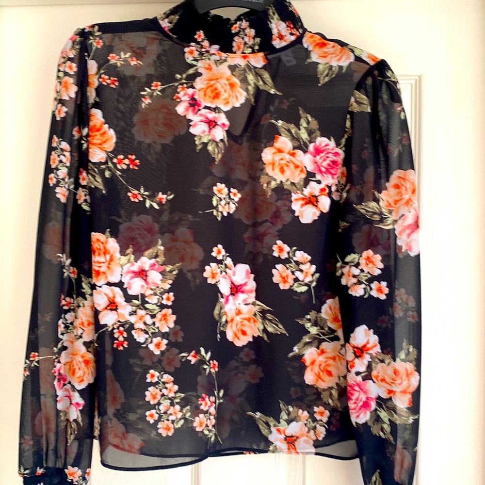 Sheer, Chiffon floral blouse Stunning!! Bar III